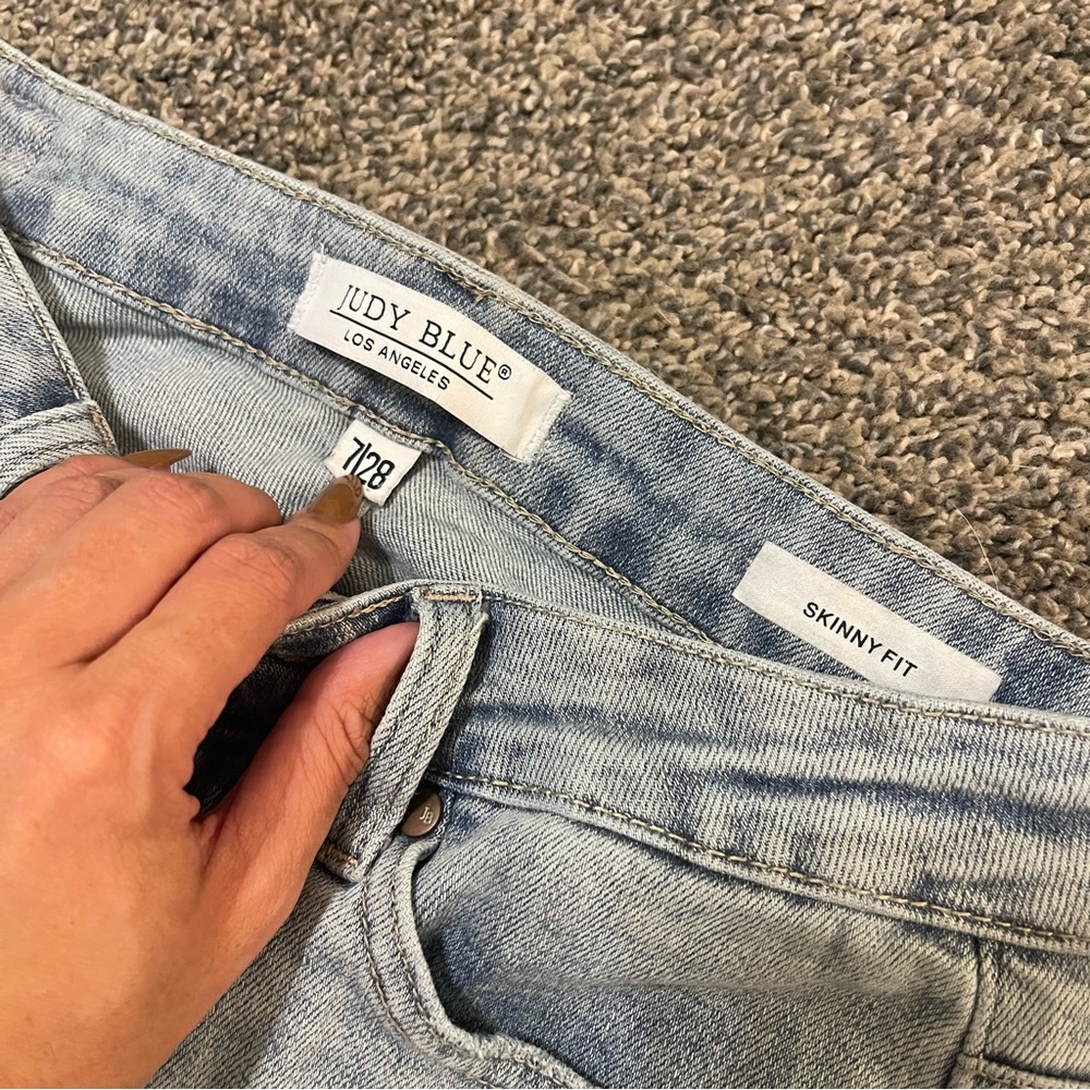 Judy Blue Distressed Straight Fit Jeans Size 7 - Picture 2 of 3